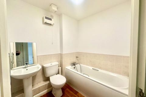 2 bedroom property to rent, Hiltingbury Road, EASTLEIGH, SO53