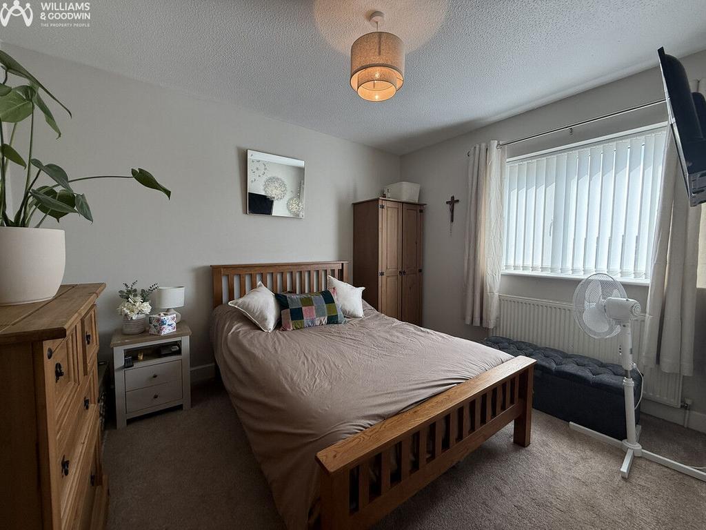 Bro Ednyfed, Llangefni, Anglesey, LL77 - More