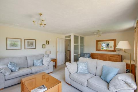 4 bedroom detached house for sale, Lynton Park Avenue, East Grinstead, RH19