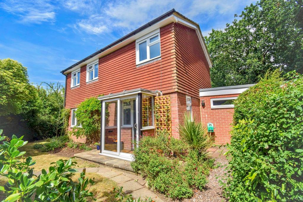 Detached house exterior, garden