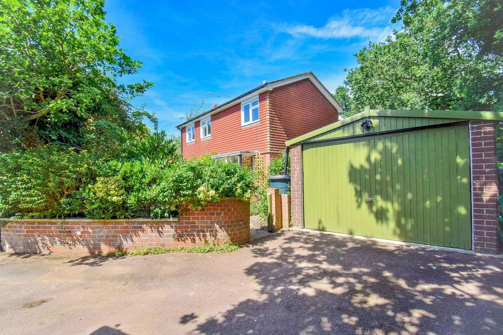 Detached house exterior, driveway, garage