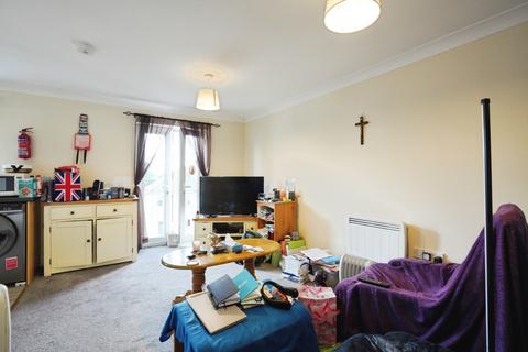 2 bedroom flat for sale, Springfields, Bugle, St. Austell, Cornwall, PL26