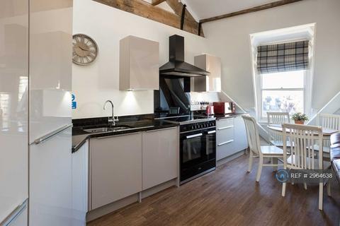2 bedroom flat to rent, Hunter House, York, YO1