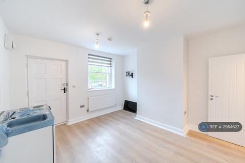 1 bedroom in a house share to rent, Stallard Street, Trowbridge, BA14
