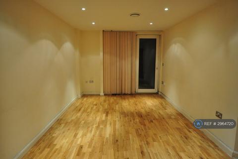 2 bedroom flat to rent, Comer House, Barnet, EN5