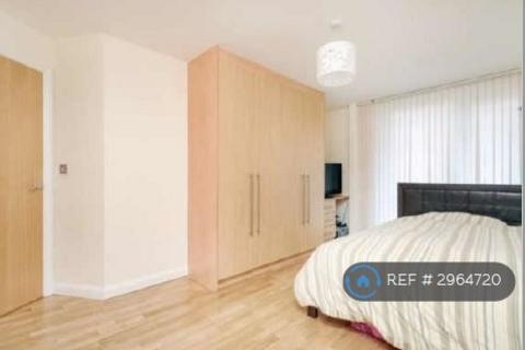 2 bedroom flat to rent, Comer House, Barnet, EN5