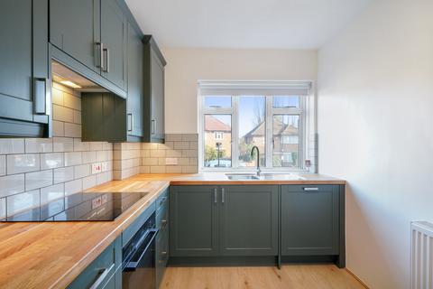 4 bedroom semi-detached house to rent, Heston Road, Hounslow TW5