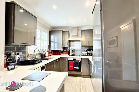 2 bedroom ground floor flat for sale, Ellesmere Close, Houghton le Spring, Tyne and Wear, DH4 5NJ