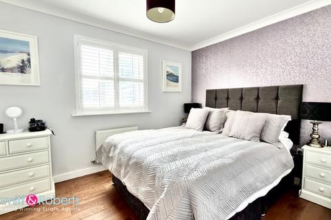 2 bedroom ground floor flat for sale, Ellesmere Close, Houghton le Spring, Tyne and Wear, DH4 5NJ