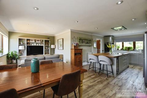 4 bedroom detached bungalow for sale, Essendine Road, Uffington, Stamford