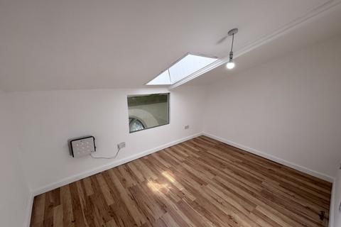 2 bedroom apartment to rent, East Street, Newton Abbot