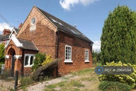 3 bedroom detached house to rent, Cemetery Road, Weston, Crewe, CW2