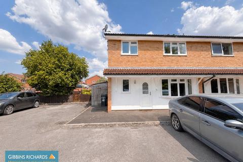 2 bedroom end of terrace house for sale, Ryburn Close, Taunton