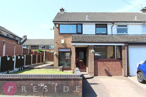 3 bedroom townhouse for sale, Blenheim Close, Heywood OL10
