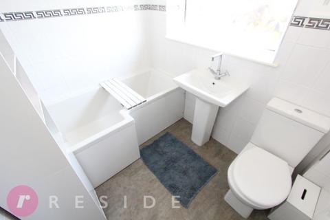 3 bedroom townhouse for sale, Blenheim Close, Heywood OL10
