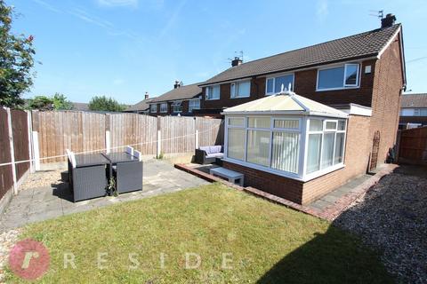 3 bedroom townhouse for sale, Blenheim Close, Heywood OL10