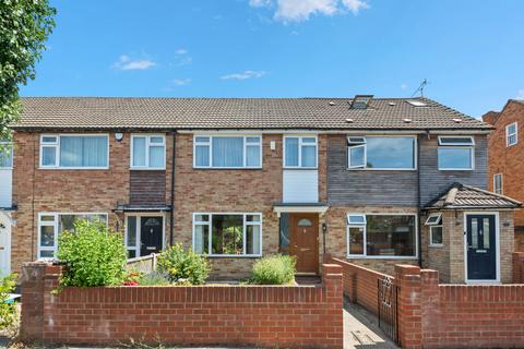 Lilliput Avenue, Northolt