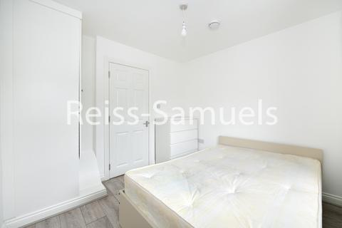 4 bedroom apartment to rent, High Street, Whitton TW2