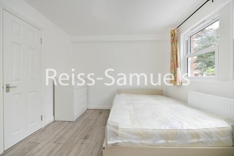 4 bedroom apartment to rent, High Street, Whitton TW2