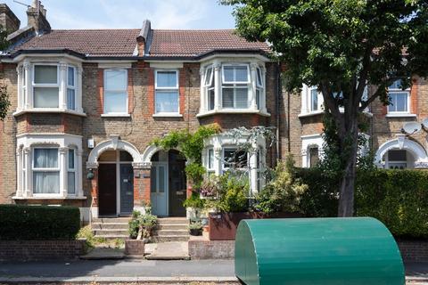 2 bedroom maisonette for sale, Huxley Road, London E10
