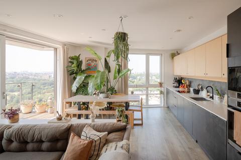 2 bedroom penthouse for sale, Beck Square, London E10