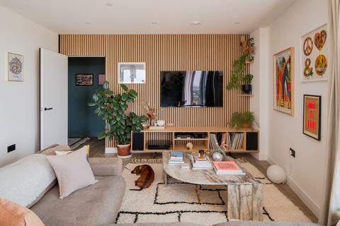2 bedroom penthouse for sale, Beck Square, London E10