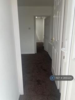 2 bedroom flat to rent, Warstones Drive, Wolverhampton, WV4