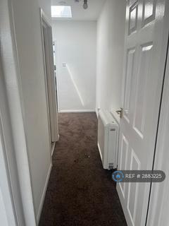 2 bedroom flat to rent, Warstones Drive, Wolverhampton, WV4