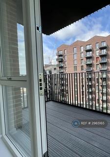 2 bedroom flat to rent, Cranton Avenue, Hayes, Middlesex, UB3