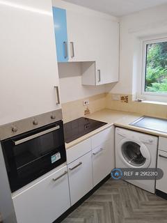 3 bedroom detached house to rent, Lodge Bank, Glossop, SK13