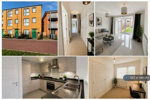 4 bedroom semi-detached house to rent, Countess Way, Brooklands, Milton Keynes, MK10