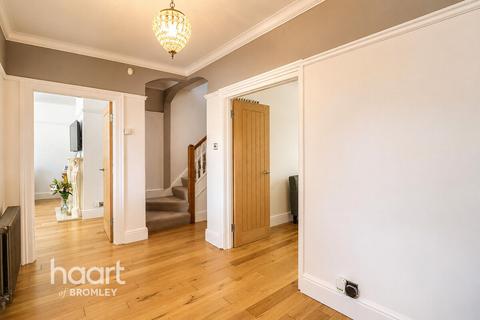 4 bedroom detached house for sale, Bromley BR1