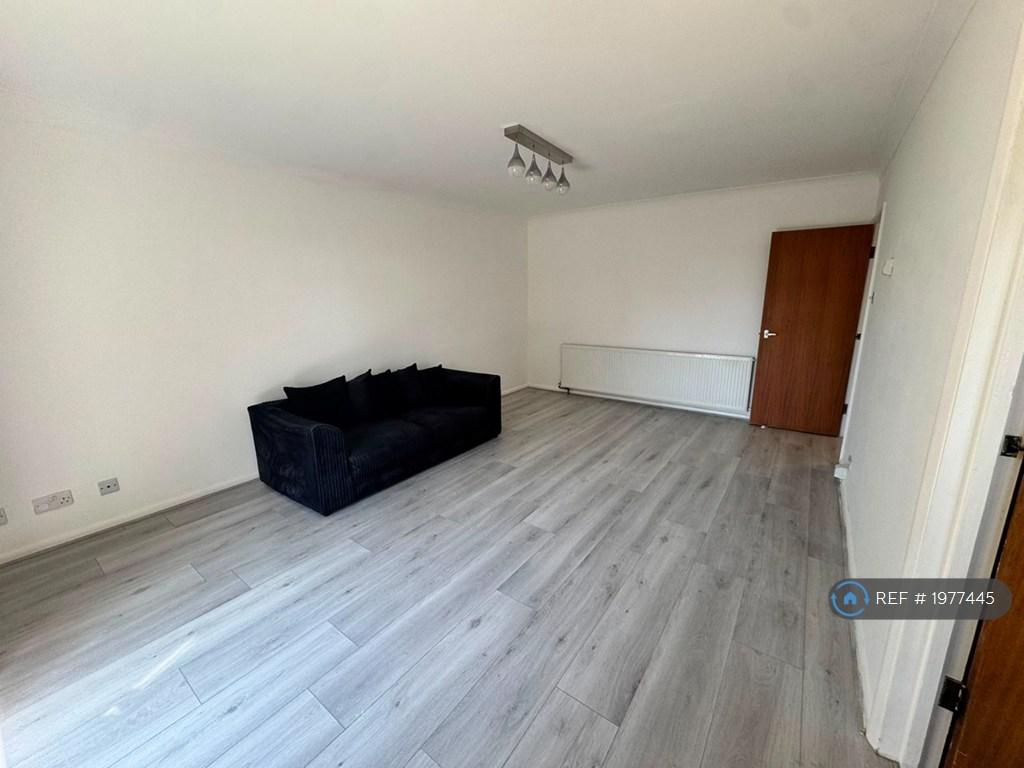 Apartment in Uxbridge