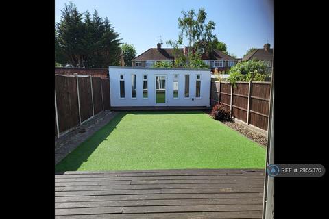 5 bedroom end of terrace house to rent, Jubilee Drive, Ruislip, HA4