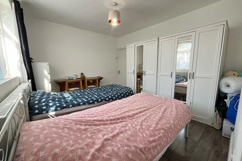 2 bedroom house to rent, Hollybush Street, London, E13