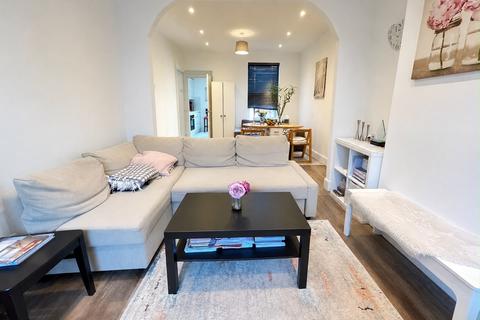 2 bedroom house to rent, Hollybush Street, London, E13