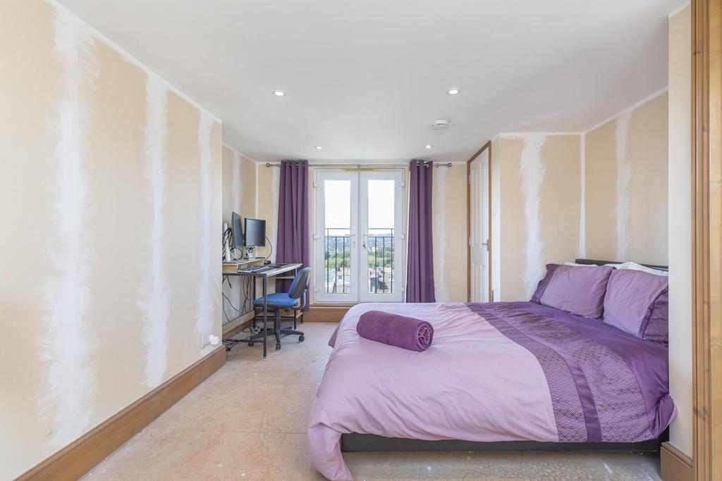 House in Brighton, Queen's Park - More