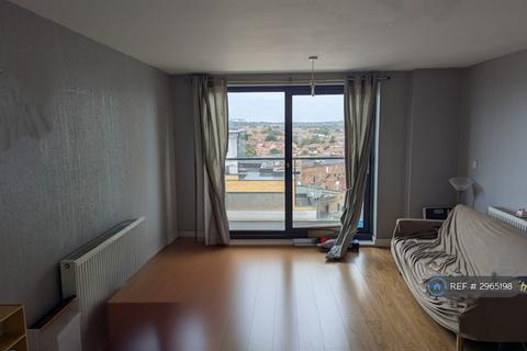 2 bedroom flat to rent, Eastern Avenue, London, IG2