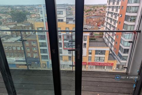 2 bedroom flat to rent, Eastern Avenue, London, IG2