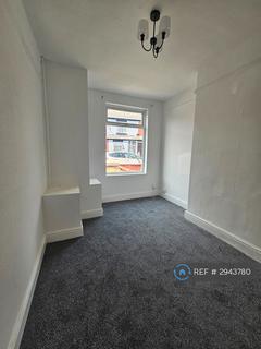 2 bedroom terraced house to rent, Kenyon St, Manchester, M18