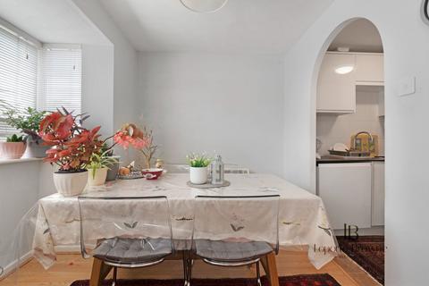 2 bedroom flat for sale, Campbell Gordon Way, NW2