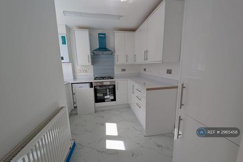3 bedroom terraced house to rent, Well Road, Barnet, EN5