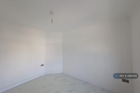 3 bedroom terraced house to rent, Well Road, Barnet, EN5