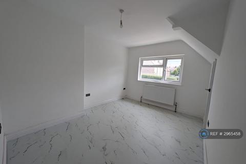 3 bedroom terraced house to rent, Well Road, Barnet, EN5