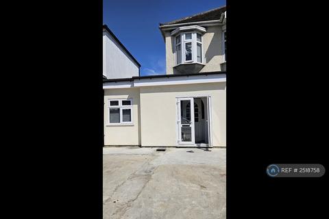 2 bedroom semi-detached house to rent, Eastern Avenue, Ilford, IG2
