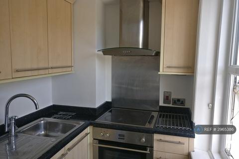Studio to rent, St. Marks Hill, Surbiton, KT6