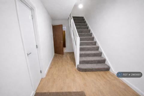 1 bedroom in a house share to rent, Greystoke Road, Slough, SL2