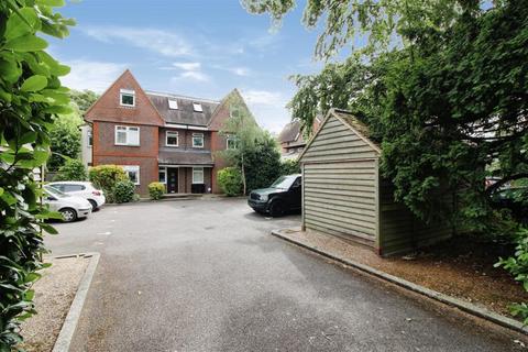 2 bedroom flat to rent, Woodcote House, Lavant Road, Chichester, PO19