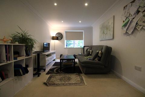2 bedroom flat to rent, Woodcote House, Lavant Road, Chichester, PO19