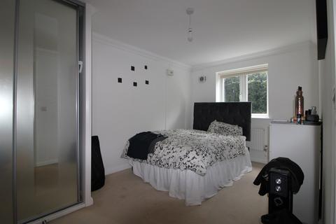 2 bedroom flat to rent, Woodcote House, Lavant Road, Chichester, PO19